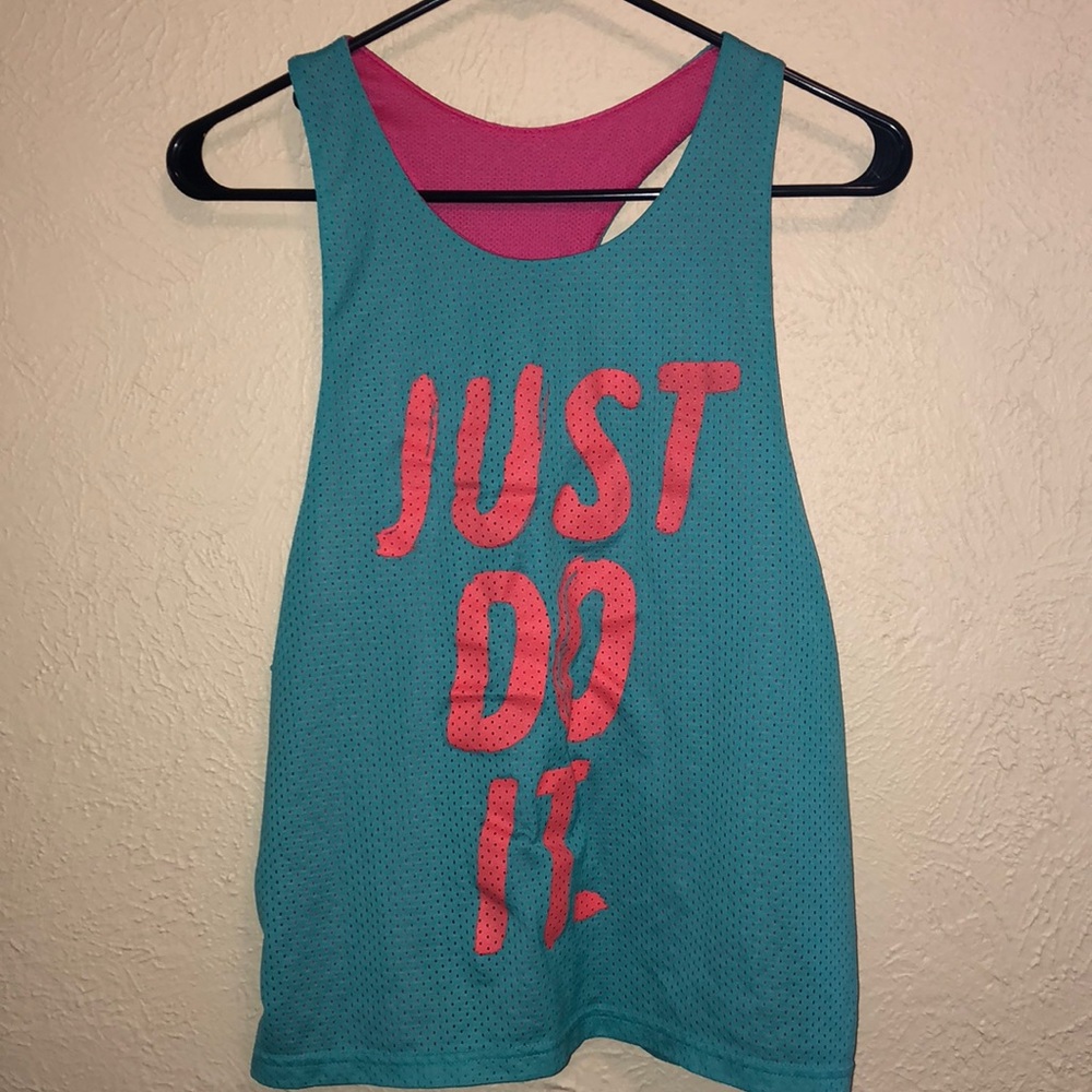 NIKE BUNDLE: SHIRT AND SHORTS